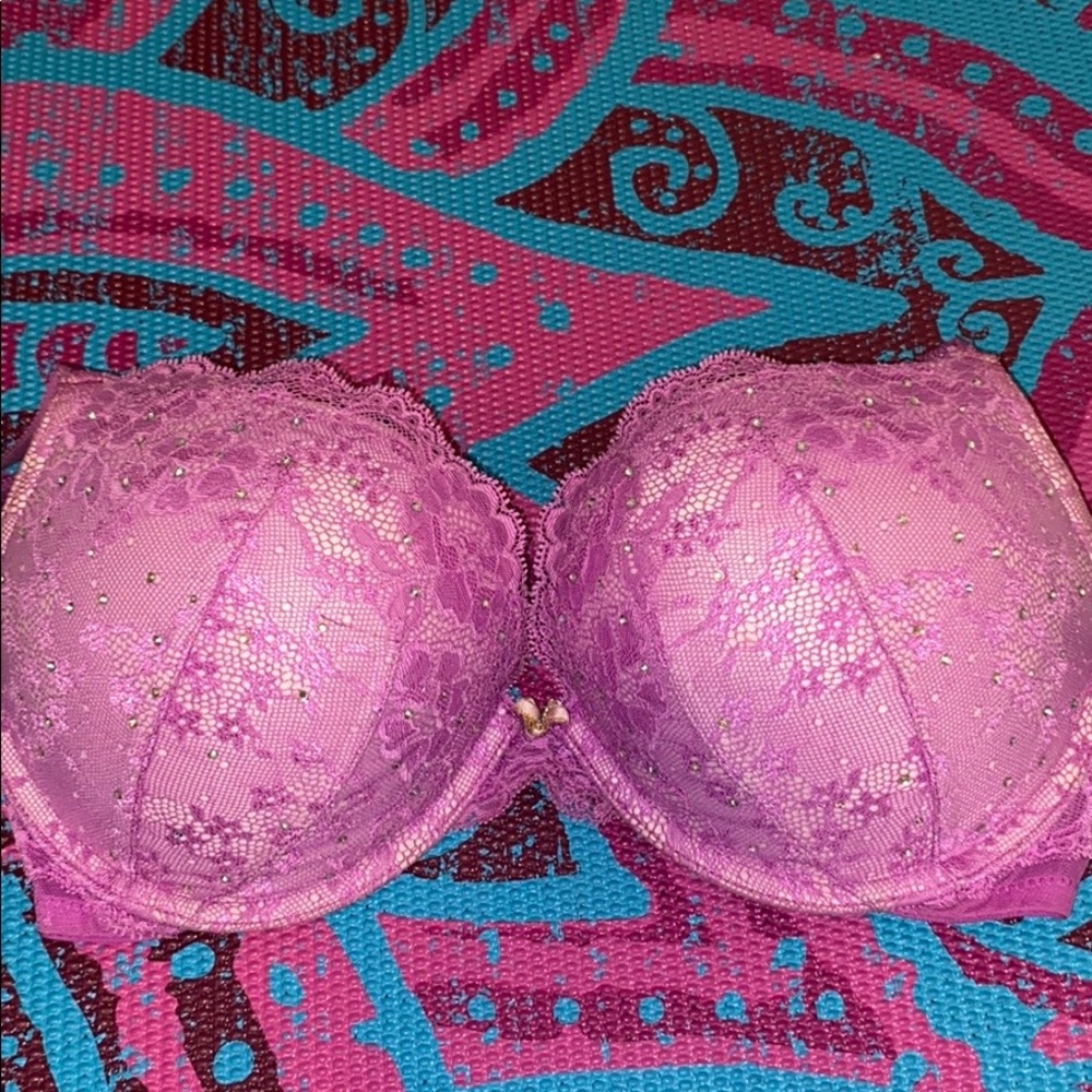 Victoria’s Secret Bombshell 34D